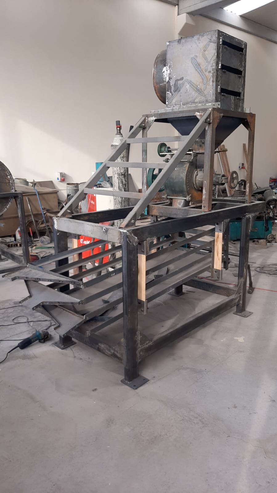 Atölye ve Teslime Hazırladığımız Makinelerimiz